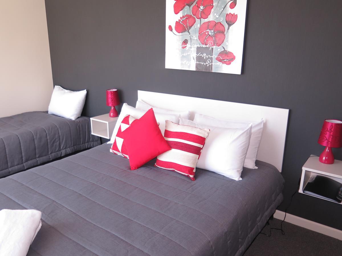 Wheels And Reels Accommodation Mossburn Экстерьер фото