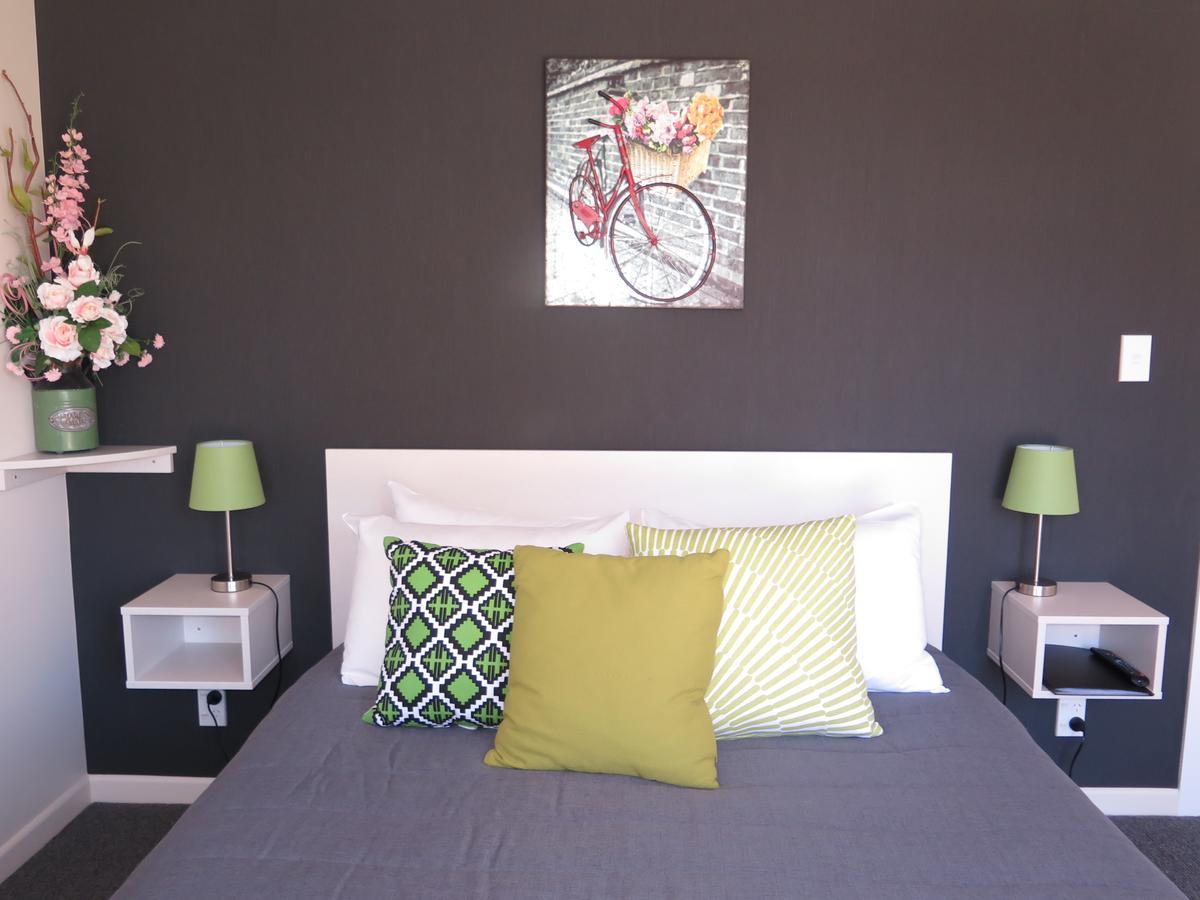 Wheels And Reels Accommodation Mossburn Экстерьер фото