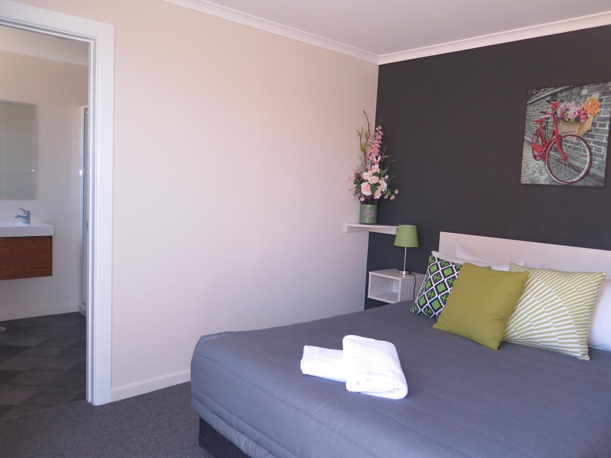 Wheels And Reels Accommodation Mossburn Экстерьер фото