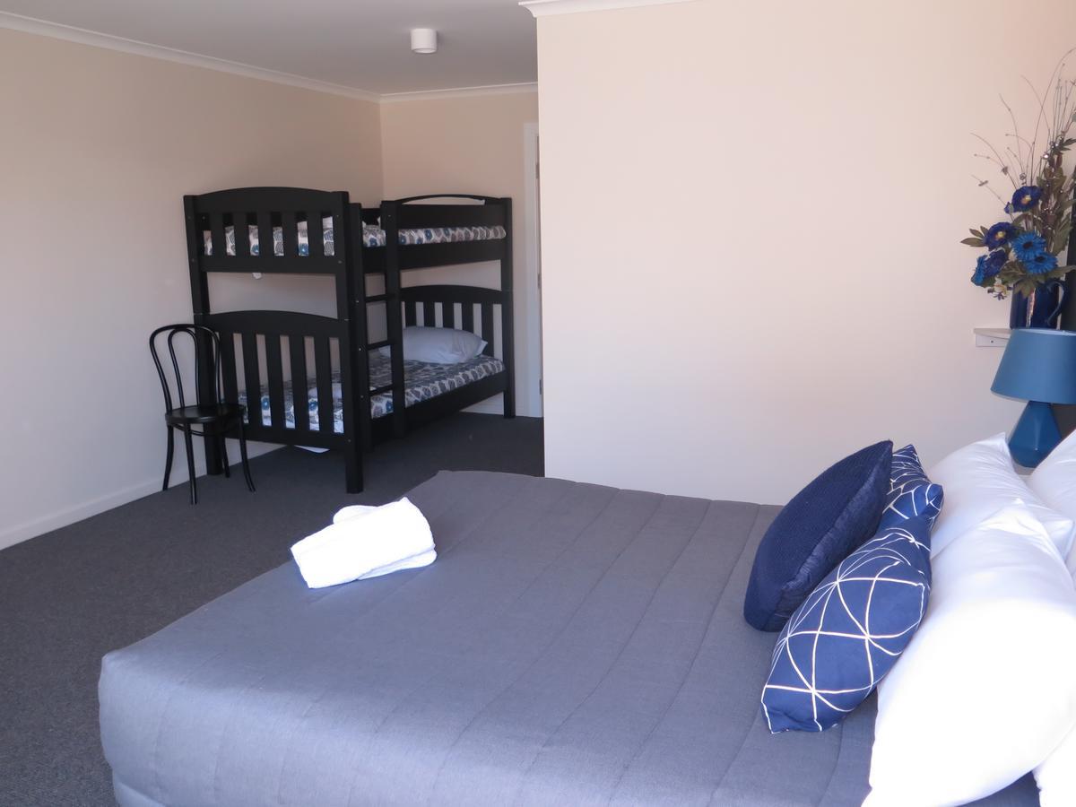 Wheels And Reels Accommodation Mossburn Экстерьер фото