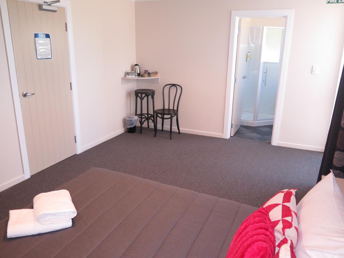 Wheels And Reels Accommodation Mossburn Экстерьер фото