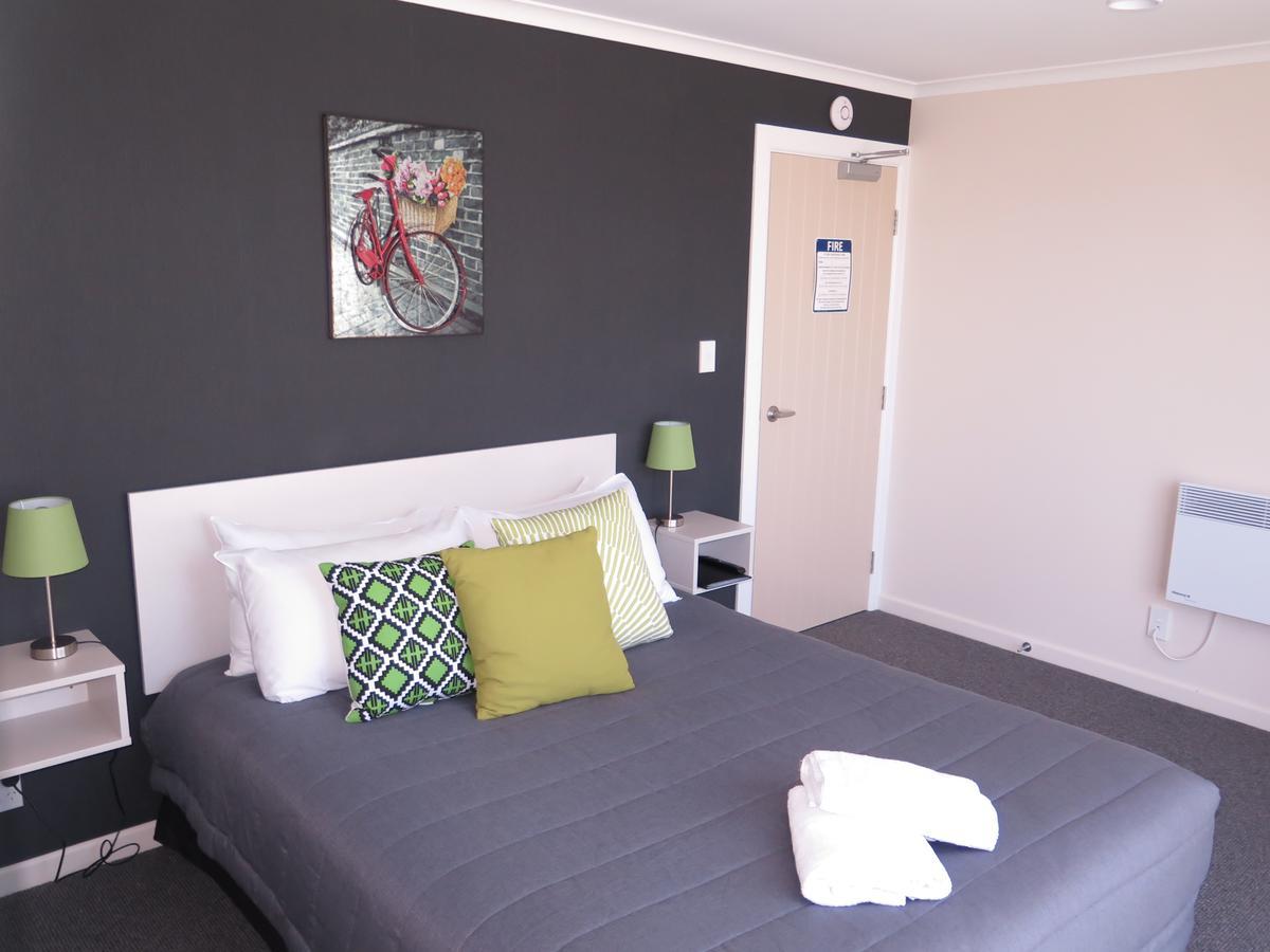 Wheels And Reels Accommodation Mossburn Экстерьер фото