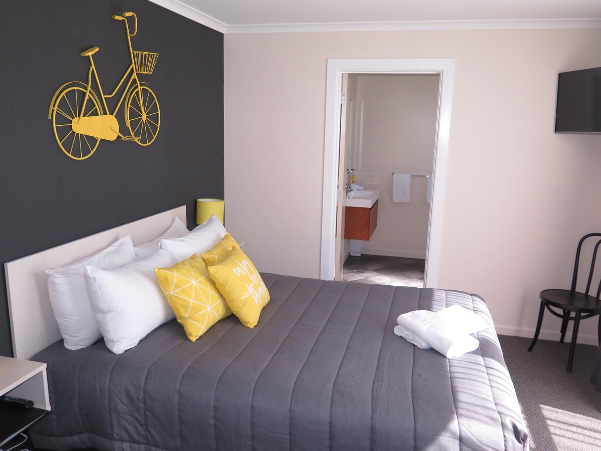 Wheels And Reels Accommodation Mossburn Экстерьер фото