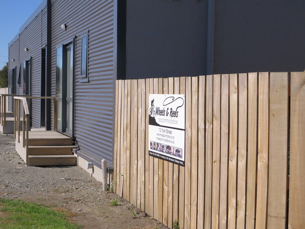 Wheels And Reels Accommodation Mossburn Экстерьер фото